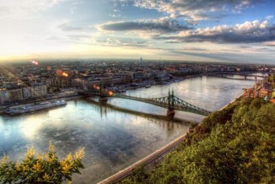 Budapest Private 4 Hour City Tour Experience with a car / van