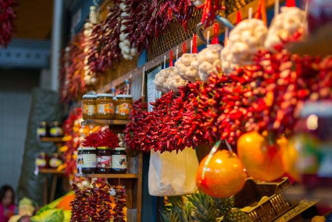 Budapest: Private 4-Hour Walking Tour with a Local - What the guides do well, and what to expect