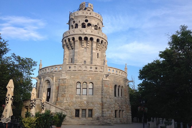 Budapest: Private Adventure Sightseeing Bicycle Tour - Key points at a glance