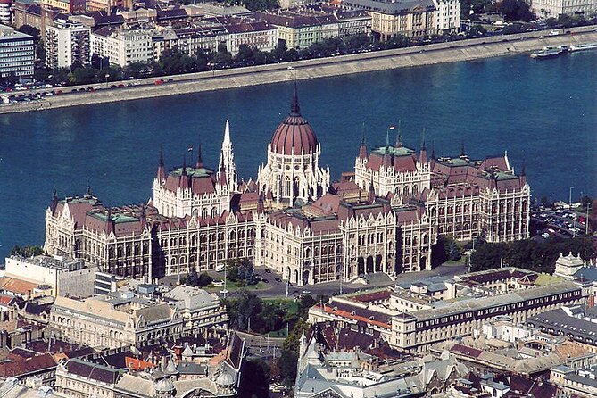Budapest Private City Tour by car in 4 hours - Central Market Hall for food and souvenirs