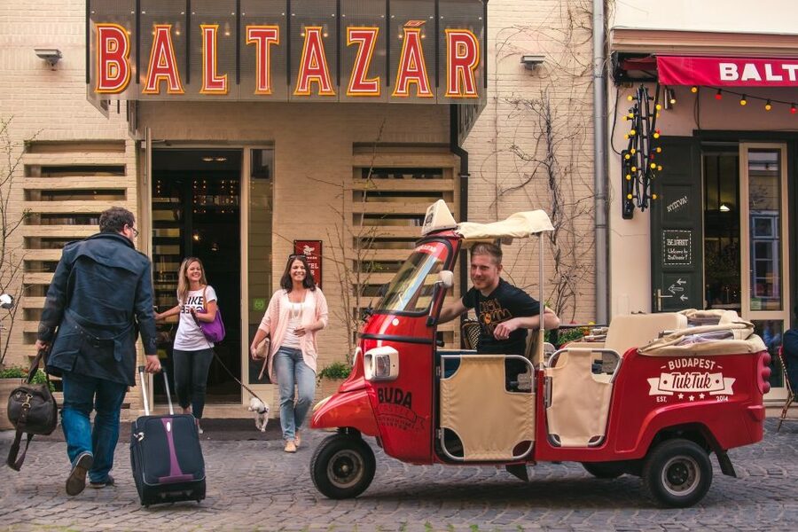 Budapest: Private City Tuk-Tuk Tour & Boat Cruise - Why the TukTuk works well in Budapest