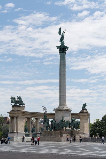 Budapest: Private City Tuk-Tuk Tour & Boat Cruise - Through the Jewish Quarter and Central Pest