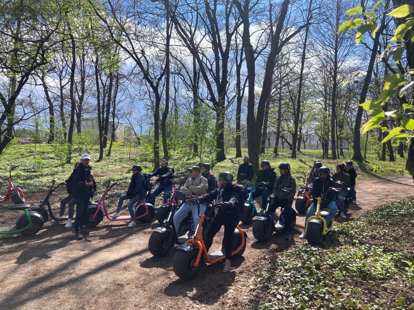 Budapest: Private Customizable Tour in French - Metro connection and the value of a moving tour