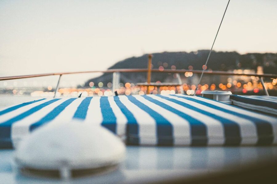 Budapest: Private Danube Yacht Cruise with Welcome Drink - A northbound run toward Margaret Island