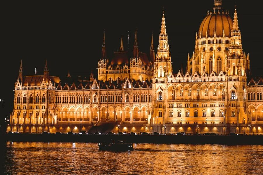 Budapest: Private Danube Yacht Cruise with Welcome Drink - The signature view beneath Margaret Bridge