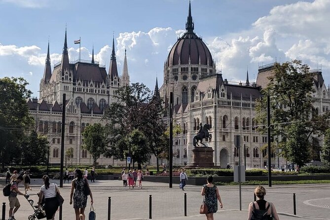 Budapest Private Full Day City Sightseeing Tour Walking or by Car - Starting at St. Stephen’s Basilica in Pest