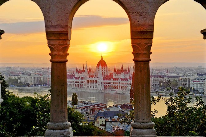 Budapest Private Full Day City Tour with a comfortable air -conditioned car - The Castle District, Matthias Church, and Fisherman’s Bastion