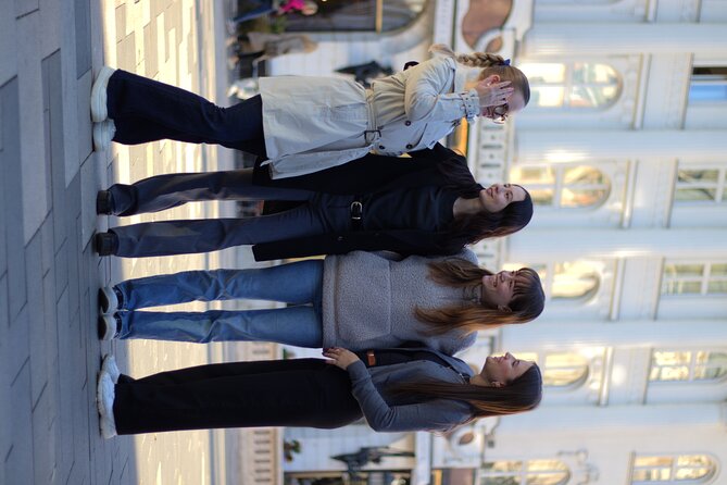 Budapest Private Guided Tour with Photoshoot - Big(3hrs) - St. Stephen’s Basilica brings architecture and a strong portrait setting