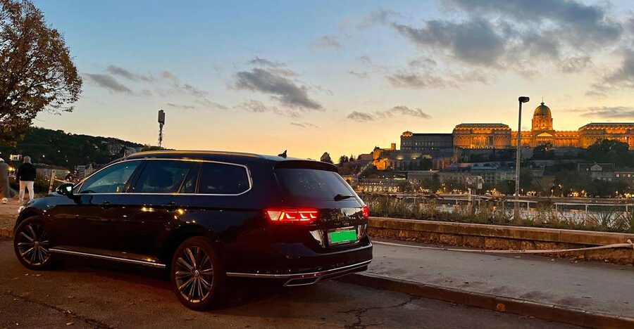 Budapest: Private Sightseeing Tour by car - Parliament, Liberty Square, and the Danube crossings