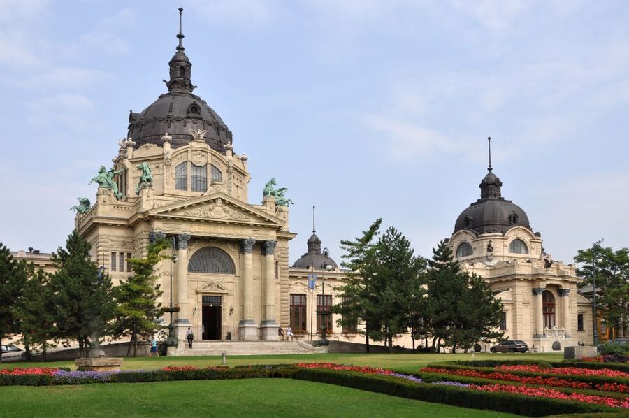 Budapest: Private Walking Tour of City with Spanish Guide - Gellért Hill, the Citadel, and the view from above