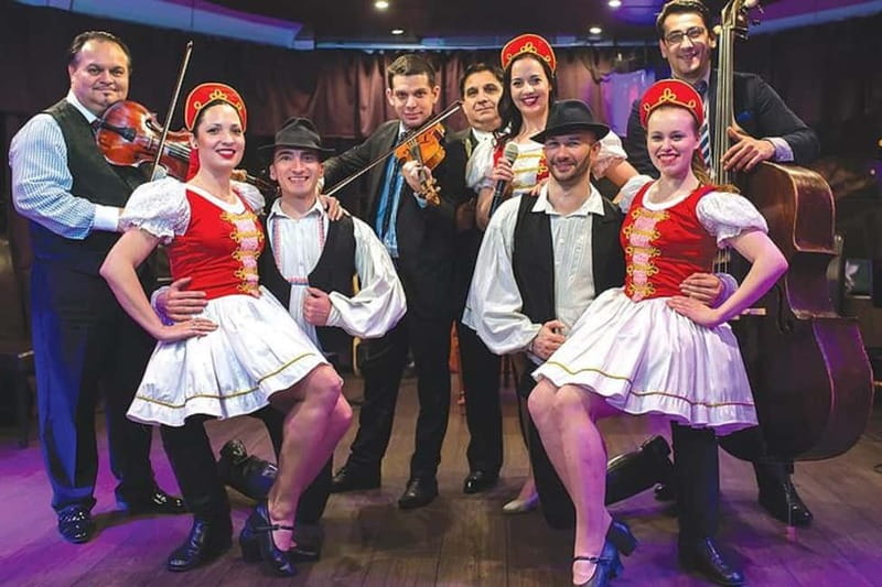 Budapest: Prosecco Dinner Cruise with Live Music - Arriving at Silverline Cruises, dock 11
