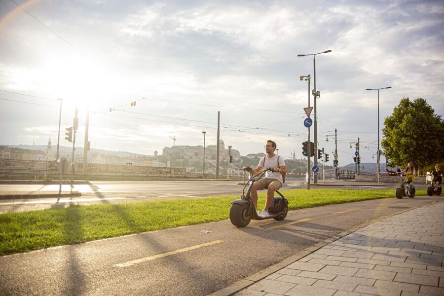 Budapest: Rent a Wide-Wheel E-Scooter - Learning the wide-wheel scooter