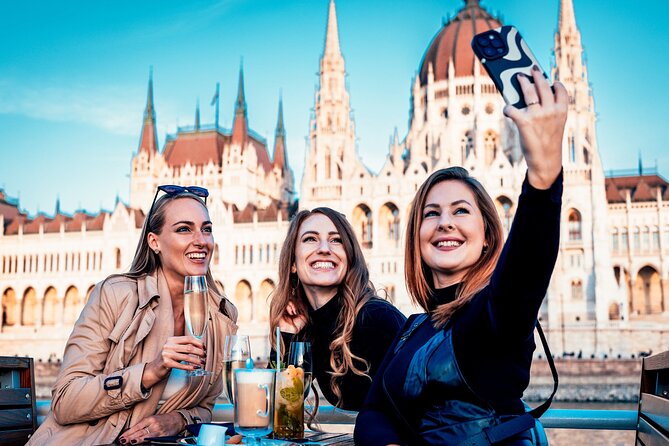 Budapest River Cruise with 1 Free Tokaj Frizzante and Audio Guide - The Chain Bridge and Buda Castle from the water