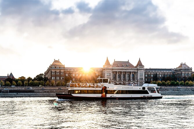 Budapest River Cruise with 1 Free Tokaj Frizzante and Audio Guide - Gellért Hill, the thermal baths, and Liberty Statue