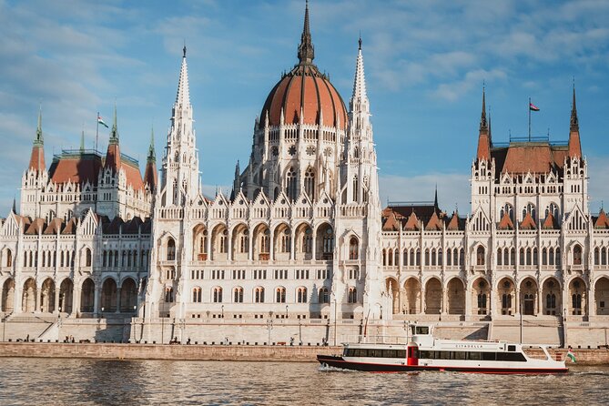 Budapest River Cruise with 1 Free Tokaj Frizzante and Audio Guide - Choosing the right seat and weather strategy
