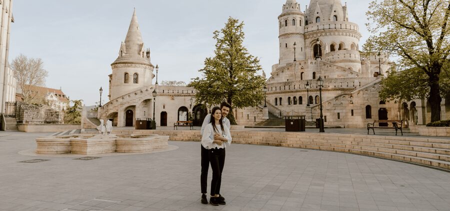 Budapest: romantic photoshoot at Buda's iconic sightseeings - Timing, flexibility, and access