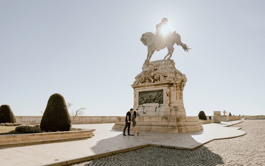 Budapest: romantic photoshoot at Buda's iconic sightseeings - Forty edited images within 2 to 5 days