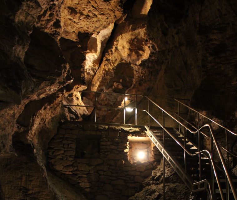 Budapest: Semlő-hegyi & Pál-völgyi Caves Guided Walking Tour - Key points to know before booking
