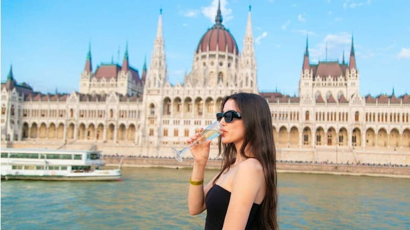Budapest: Sip and Sail River Cruise with Unlimited Prosecco - Margaret Bridge and Margaret Island