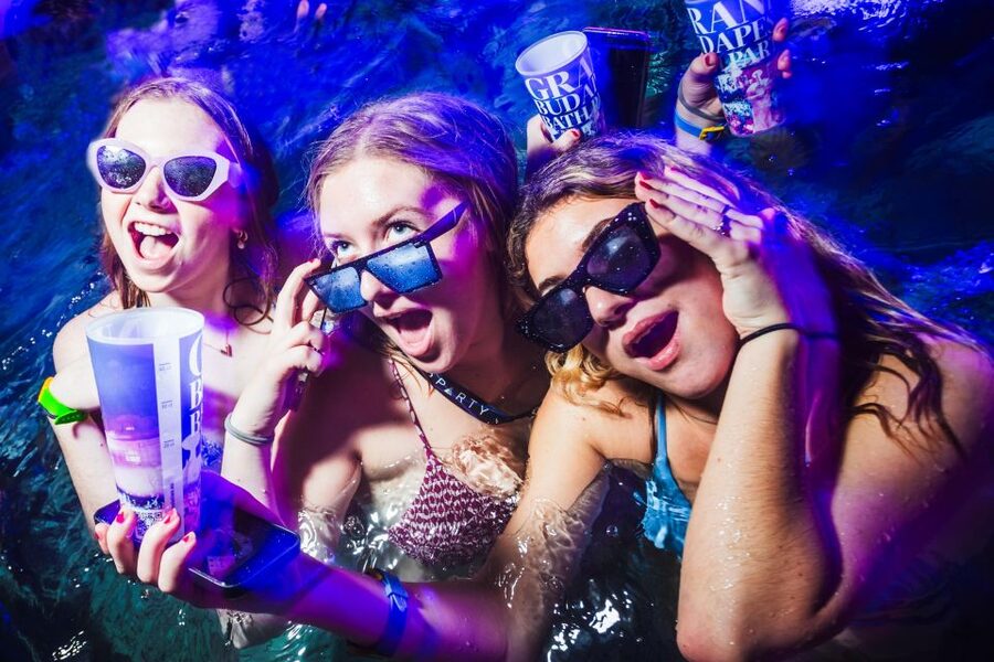 Budapest: Sparty - The Ultimate Late-Night Spa Party Ticket - Warm thermal water, music, and the party pools