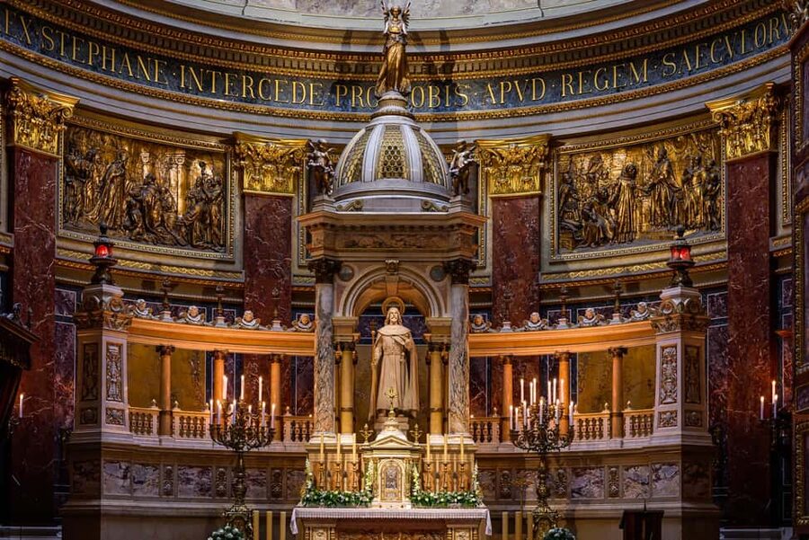 Budapest: St. Stephen's Basilica Entry with Terrace Option - Treasury access and what the upgrade adds