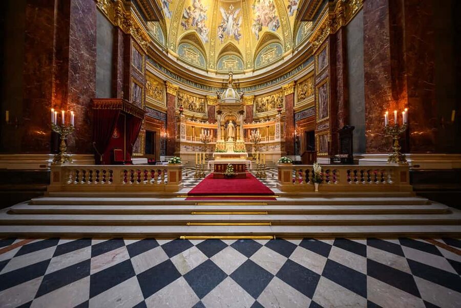 Budapest: St. Stephen's Basilica Entry with Terrace Option - Wheelchair access and physical comfort