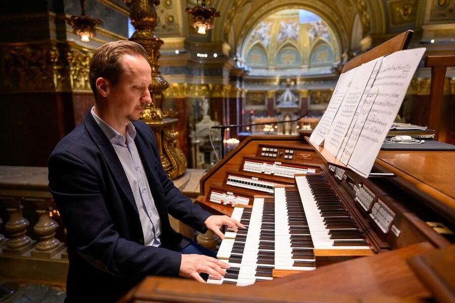 Budapest: St.Stephen's Basilica Grand Organ Concert Tickets - The treasury and the Holy Dexter