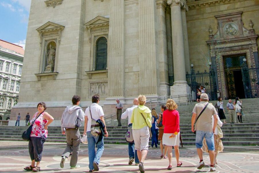 Budapest: St Stephen's Basilica Tour - Meeting the guide beside the ticket office