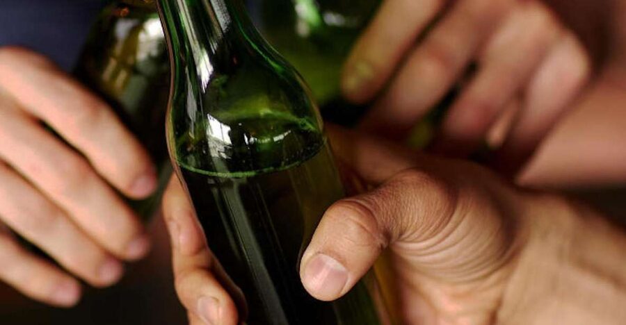 Budapest: Stag Party Boat with Beer and Wine - Key points to know before booking