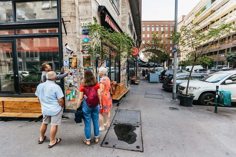 Budapest: Street Art and Underground Movements Walking Tour - Why the small group matters