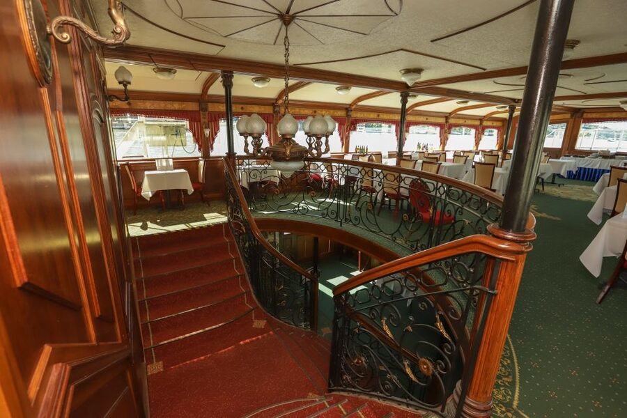 Budapest: Summer Brunch & Cruise with Prosecco or Cake - Six useful things to know before boarding