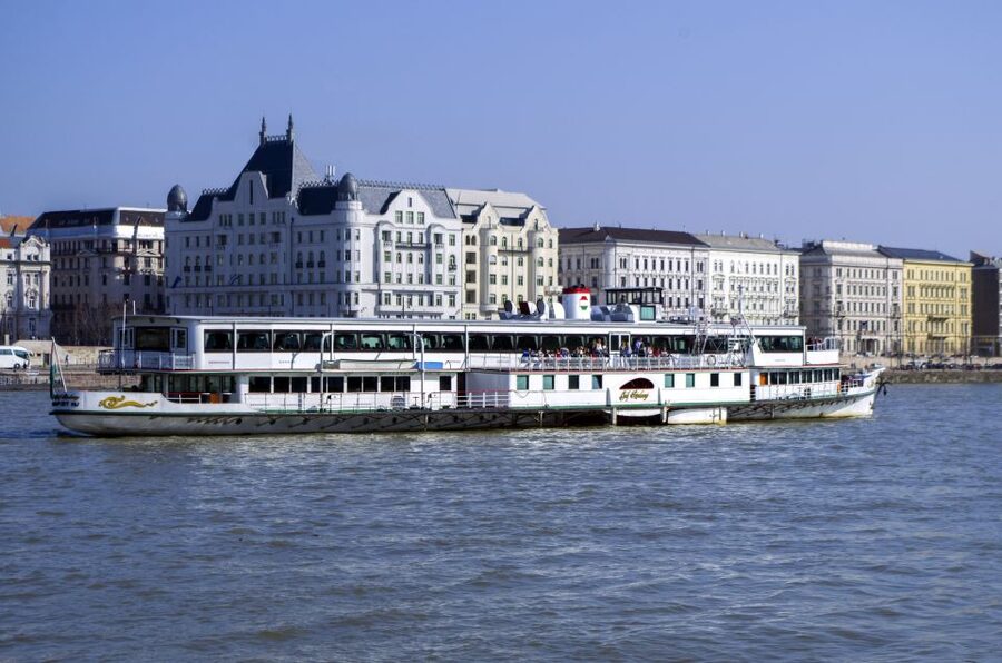 Budapest: Summer Brunch & Cruise with Prosecco or Cake - Margaret Bridge and the Buda-side sights