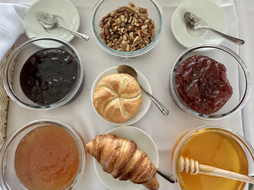 Budapest: Summer Brunch & Cruise with Prosecco or Cake - The National Theater and the return view