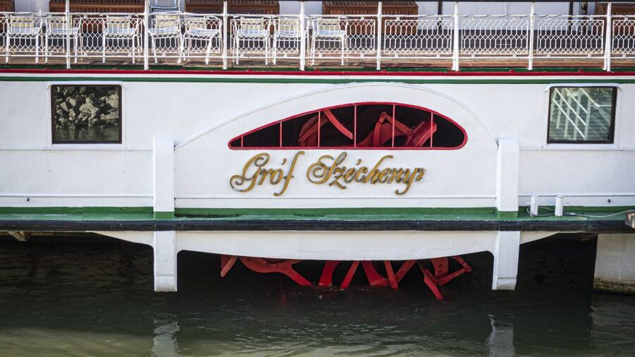 Budapest: Summer Brunch & Cruise with Prosecco or Cake - Service, comfort, and the small compromises