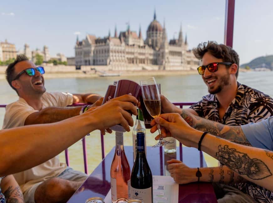 Budapest: Sunset Cruise with 2 Cocktails - The 60-minute route from Parliament to Bálna