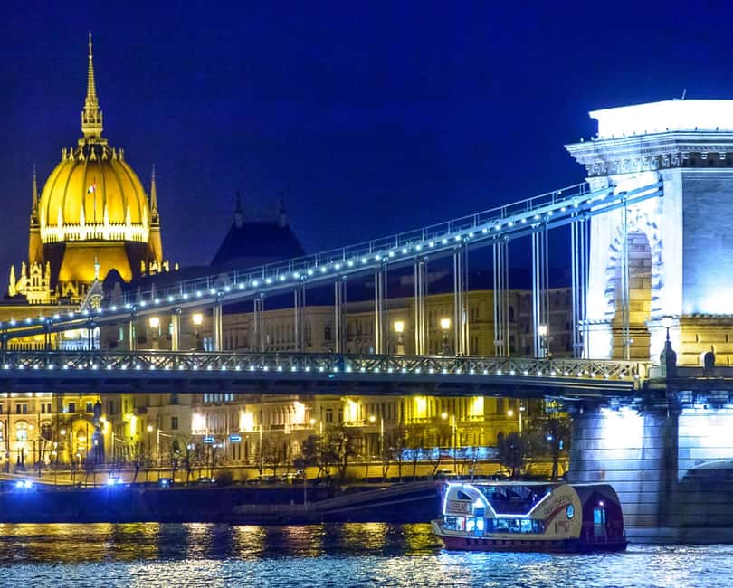 Budapest: Sunset Cruise with 2 Cocktails - Finding the Silverline boat at Dock 11