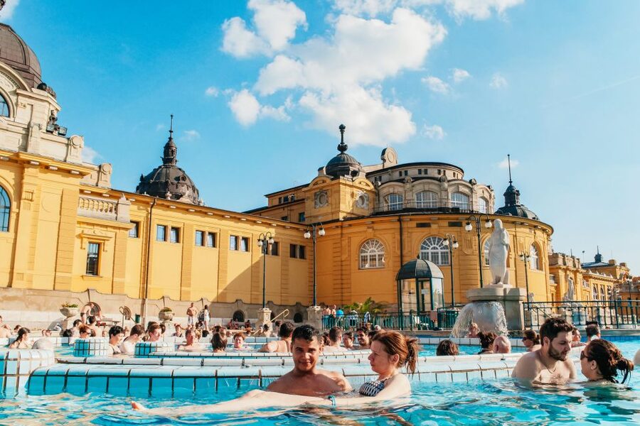 Budapest: Széchenyi Spa Day Ticket with Optional Upgrades - Exploring the 15 indoor pools