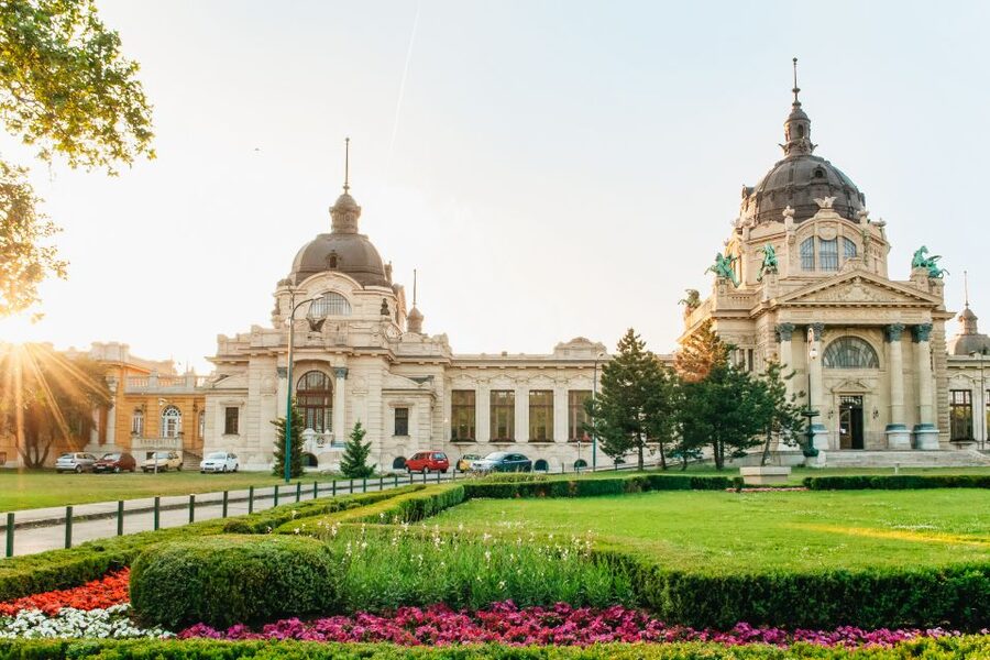 Budapest: Széchenyi Spa Day Ticket with Optional Upgrades - Choosing the right upgrade
