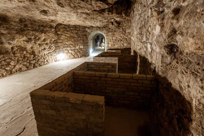 Budapest: The WWII Siege of Buda Castle & Bomb Shelter Tour - Entering the Buda Castle Cave for 35 minutes