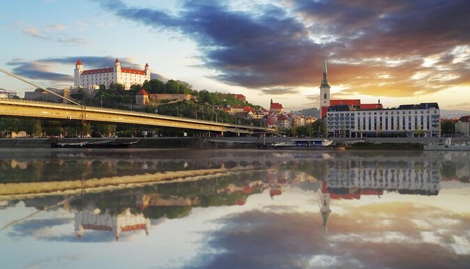 Budapest to Bratislava Costumizable Private Day tour with lunch - Key points to know before booking