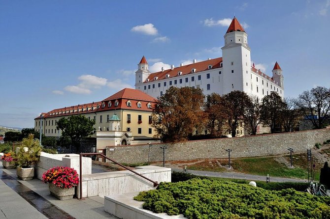 Budapest to Bratislava Costumizable Private Day tour with lunch - The 8:00 a.m. pickup and private drive