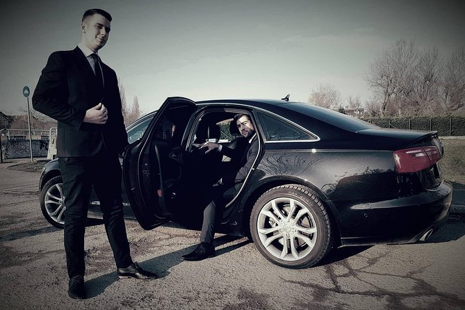 Budapest to Vienna Private Transfer in a Luxury Car - Arriving in Vienna and handling the final drop-off