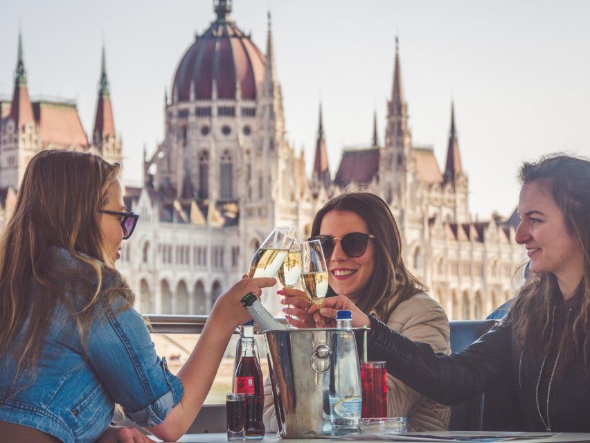 Budapest: Unlimited Prosecco and Wine Sightseeing Cruise - Margaret Bridge gives you the first wide river view