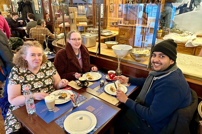 Budapest Urban Treats - Cake and Coffee House Tour - Starting at the Hungarian State Opera