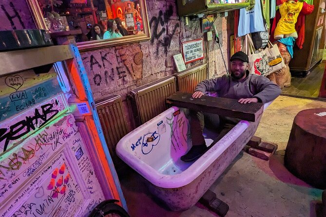 Budapest Vibe: Ruin Bars, Street Art and Culture Tour - Why this Budapest walk feels different