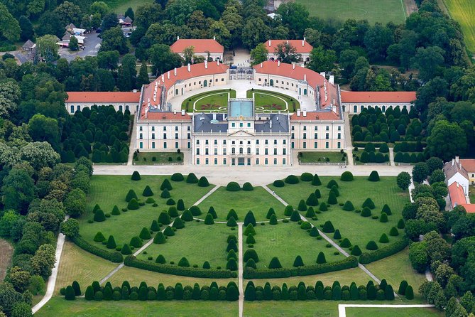 Budapest-Vienna One-Way Sightseeing Transfer - Key points at a glance