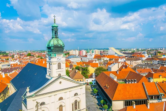 Budapest-Vienna One-Way Sightseeing Transfer - Szentendre: one hour among narrow lanes and Baroque houses