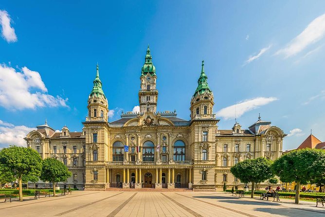 Budapest-Vienna One-Way Sightseeing Transfer - Who should book this Budapest to Vienna route?