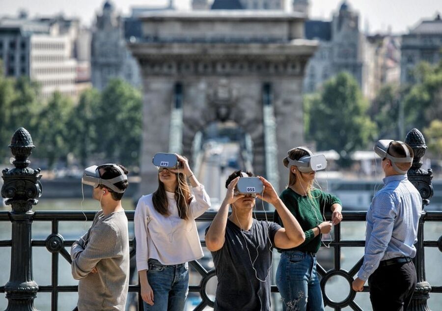 Budapest: Virtual Reality Tour in 8 Languages - The bird’s-eye view over Budapest