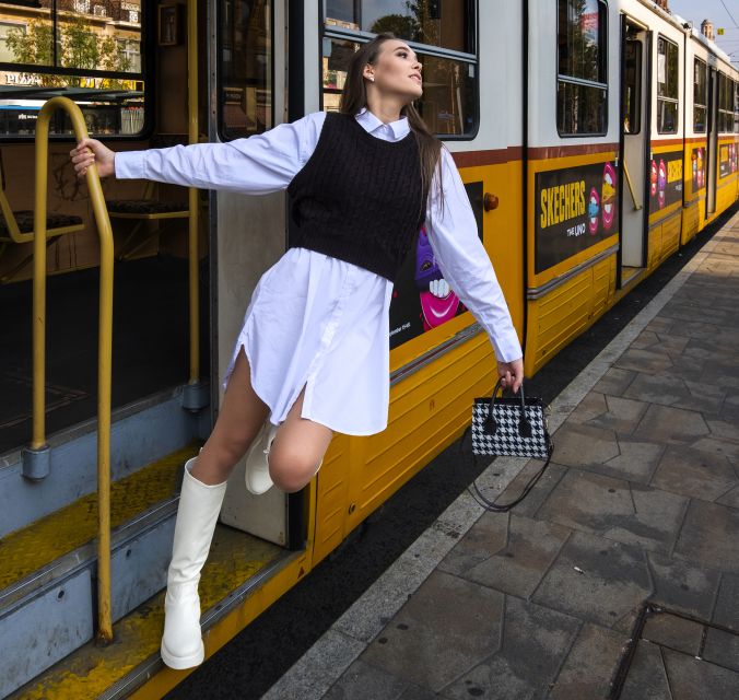 Budapest: Walking Tour and Photoshoot with Digital Photos - Is $77 per person good value?